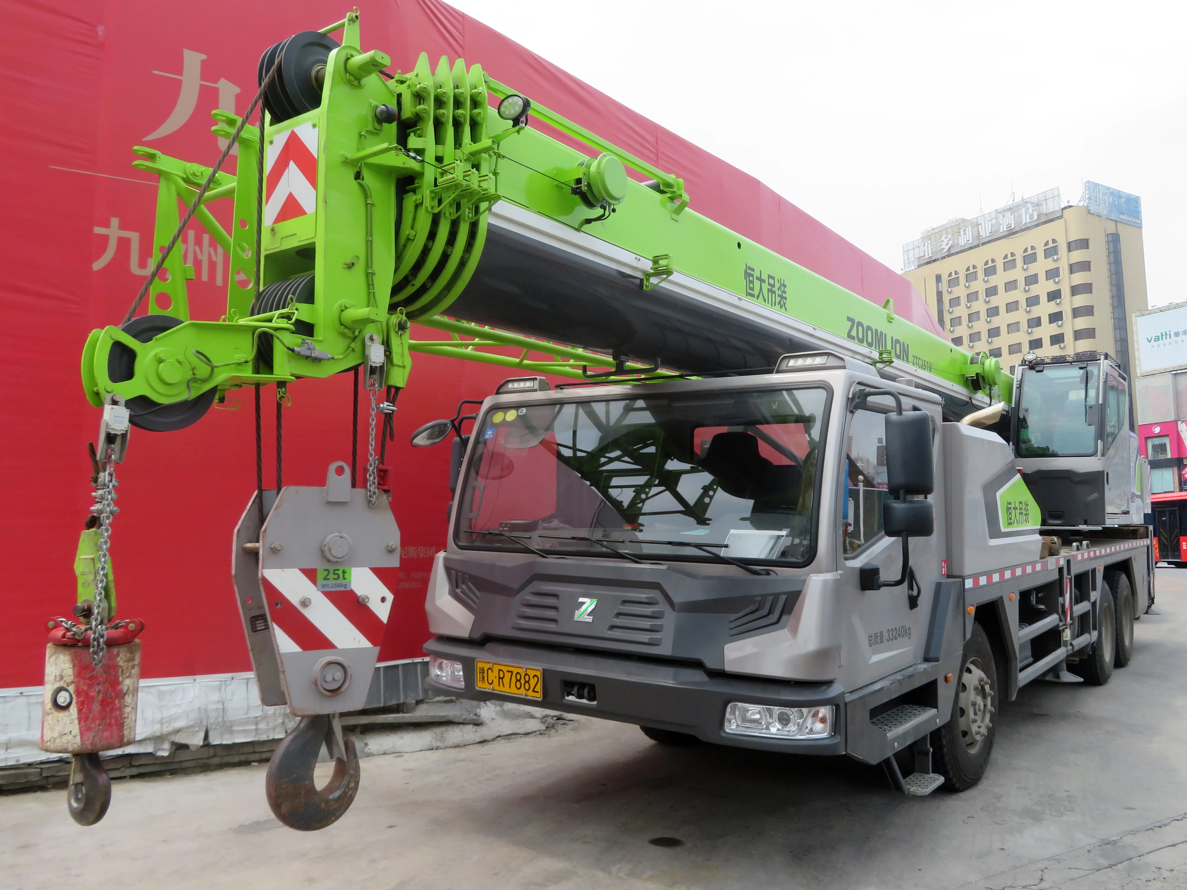 Автокран Zoomlion ZTC300