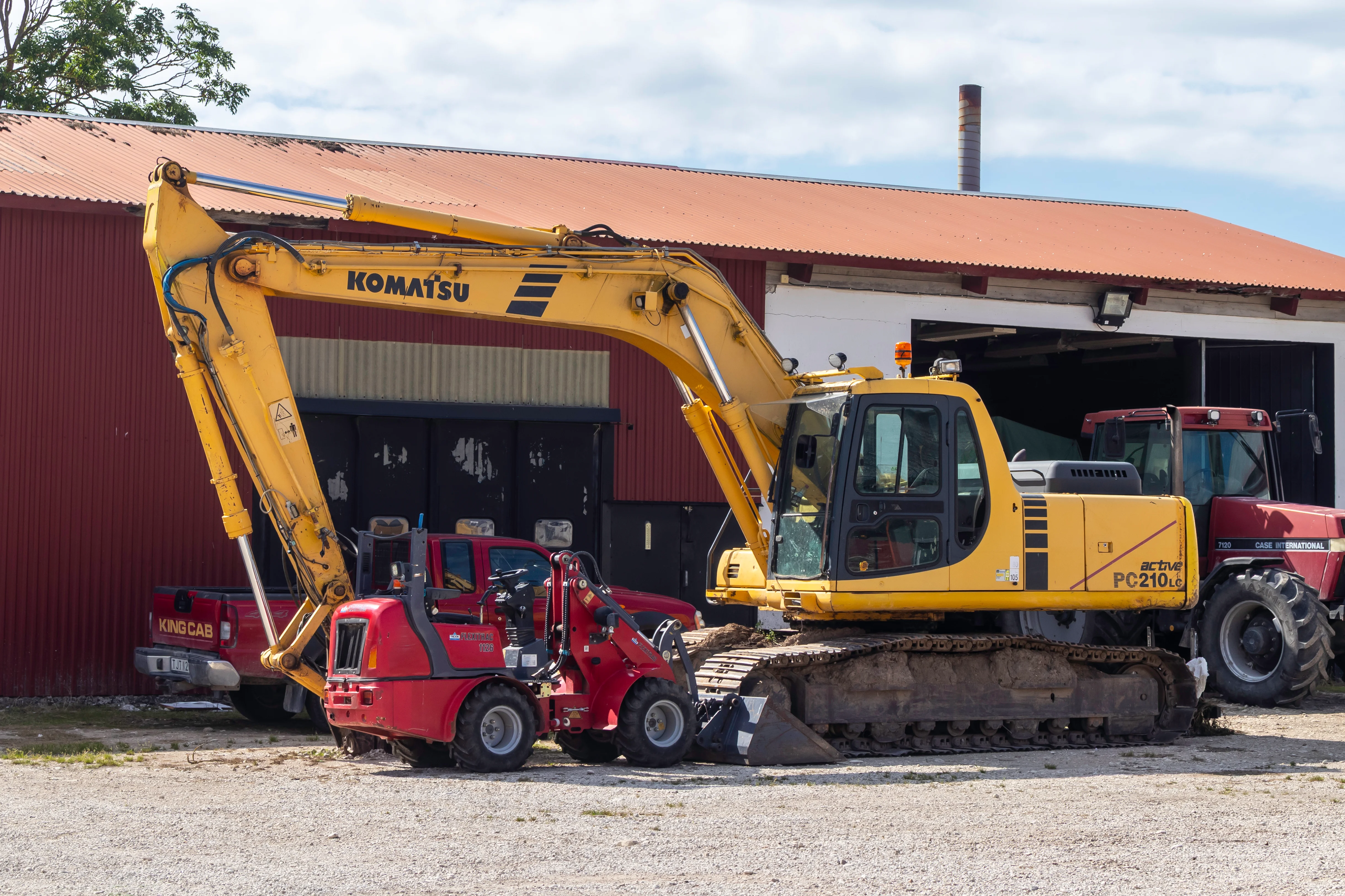 Экскаватор Komatsu PC210-10M0